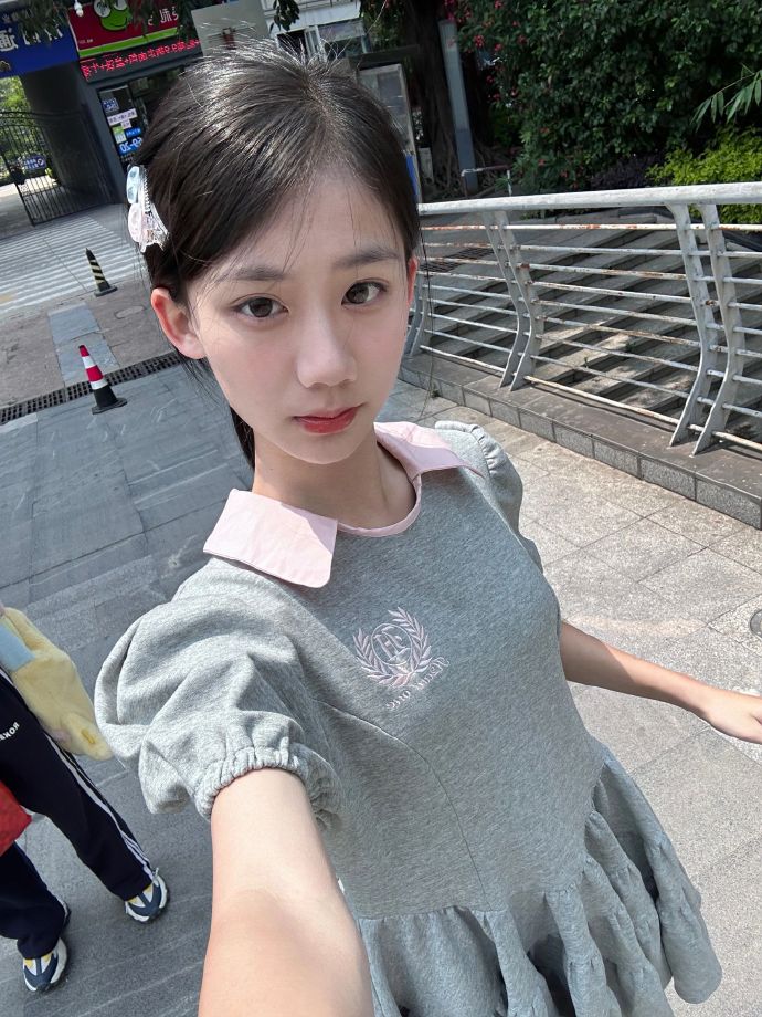 药屋少女的呢喃 封面